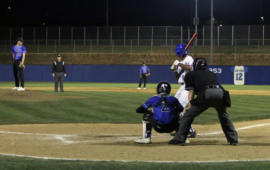 Photo Gallery: Baseball 4/19