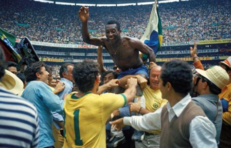 Edson Arantes Do Nascimento detto pele intrionfo per la vittoria mondiali 1970 in Messico