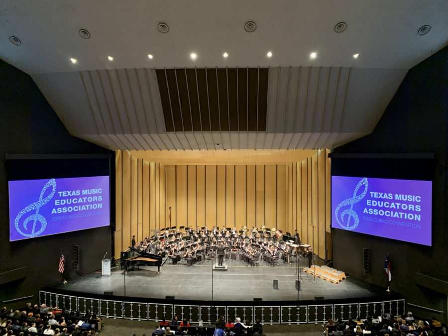 Hebron%E2%80%99s+6A+varsity+honor+band+performs+at+the+TMEA+convention+in+San+Antonio+on+Feb.+10.+The+band+was+given+the+opportunity+by+TMEA+to+perform+a+variety+of+different+musical+pieces+for+thousands+of+people.