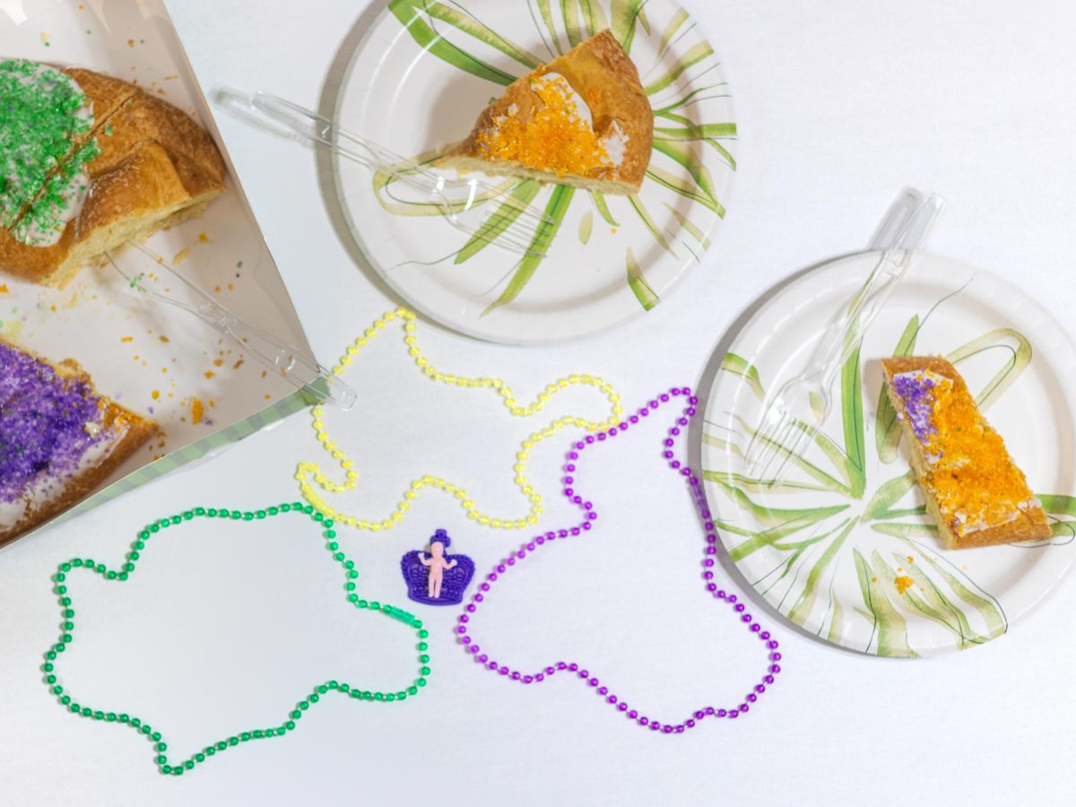 Mardi Gras is a vibrant, multicultural festival ending the day before Lent. In honor of Mardi Gras, I’ve brought together five Mardi Gras desserts you can enjoy from home.